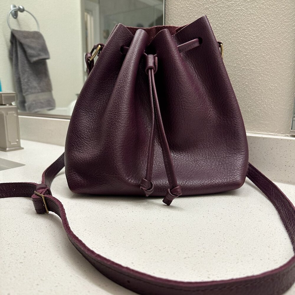 Portland Leather Goods Large Bucket Bag in Plum